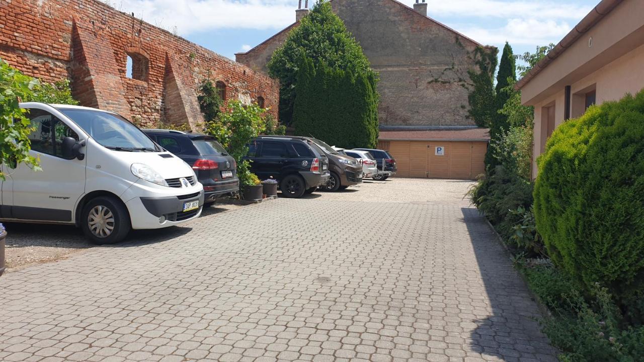 Penzion U Vlku Валтис Екстериор снимка