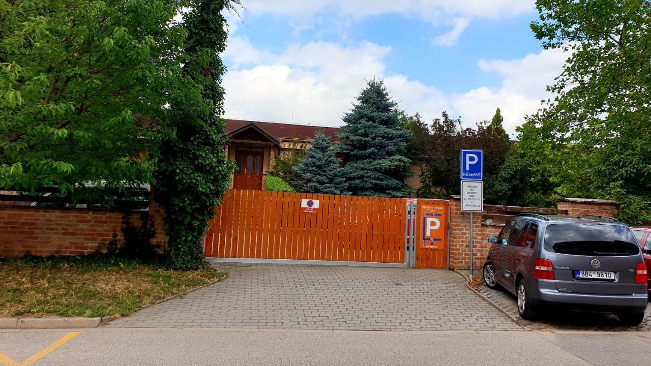 Penzion U Vlku Валтис Екстериор снимка